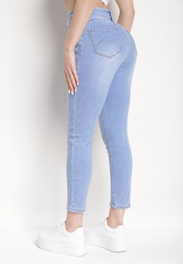 Born2be - Jasnoniebieskie Jeansy Skinny z Regularną Talią Fionel. Kolor: niebieski. Wzór: aplikacja. Styl: klasyczny, elegancki