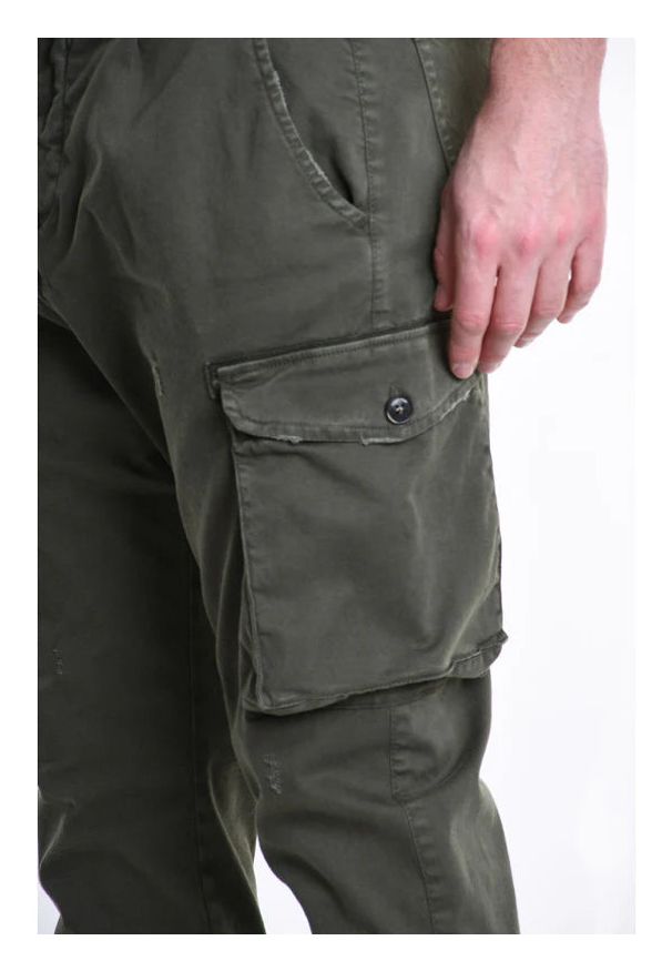 Xagon Man Spodnie | A2503 2CR4076 | Mężczyzna | Zielony. Okazja: na co dzień. Kolor: zielony. Materiał: bawełna, elastan. Styl: casual, vintage
