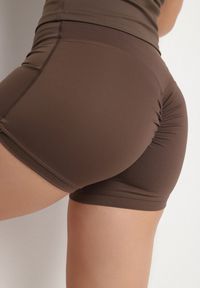 Born2be - Brązowe Szorty Ozdobione Marszczeniem Halosela. Okazja: na spacer, na co dzień. Kolor: brązowy. Wzór: aplikacja. Sezon: lato. Styl: casual #5