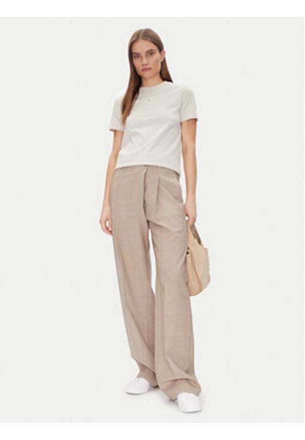 Calvin Klein Jeans T-Shirt J20J225243 Beżowy Regular Fit. Kolor: beżowy. Materiał: bawełna