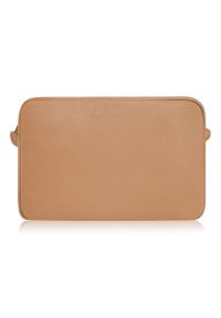Pudełkowa listonoszka skórzana PAOLO PERUZZI IN-62-CG koniakowa. Sezon: lato. Materiał: skórzane. Styl: klasyczny, elegancki. Rodzaj torebki: na ramię #1