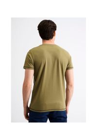 Ochnik - T-shirt męski. Kolor: oliwkowy. Materiał: bawełna. Wzór: nadruk