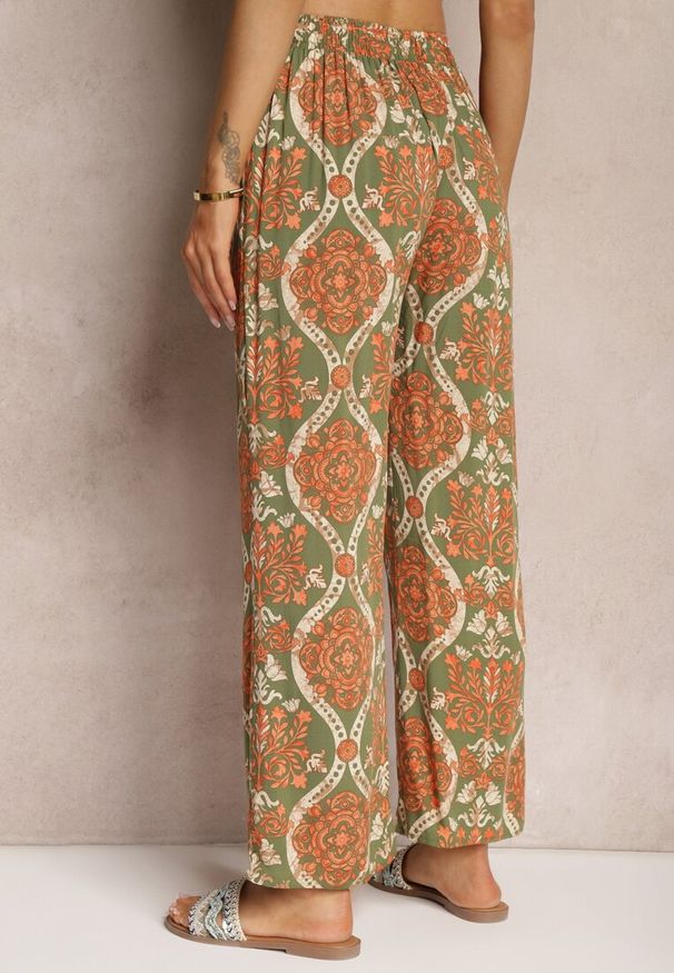 Renee - Ciemnobeżowe Wiskozowe Spodnie Boho High Waist z Szerokimi Nogawkami i Gumką w Talii Tiamarra. Stan: podwyższony. Kolor: beżowy. Materiał: wiskoza. Sezon: lato. Styl: boho
