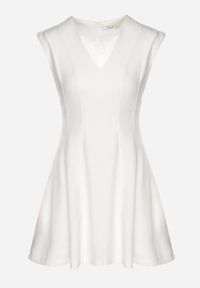 Born2be - Biała Rozkloszowana Sukienka o Taliowanym Kroju Ellaira. Okazja: na co dzień. Kolor: biały. Wzór: kolorowy. Styl: casual, elegancki #6