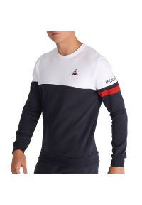 Le Coq Sportif - LE COQ SPORTIF TRICOLORE CREW SWEAT > 2010435. Materiał: poliester, bawełna. Długość rękawa: długi rękaw. Długość: długie. Wzór: aplikacja. Styl: klasyczny #1