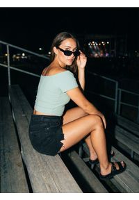 Sinsay - Crop top z krótkim rękawem - zielony. Kolor: zielony. Długość rękawa: krótki rękaw. Długość: krótkie