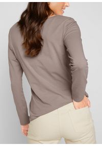 bonprix - Dopasowany shirt z długim rękawem (2 szt.). Typ kołnierza: dekolt w serek. Kolor: brązowy. Długość rękawa: długi rękaw. Długość: długie. Styl: klasyczny #2