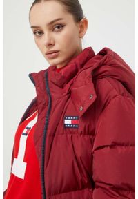 Tommy Jeans kurtka puchowa damska kolor bordowy zimowa. Kolor: czerwony. Materiał: puch. Sezon: zima #8