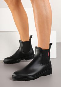 Renee - Czarne Kalosze z Elastyczną Wstawką Erlexia. Okazja: na co dzień. Kolor: czarny. Materiał: jeans. Obcas: na płaskiej podeszwie. Styl: casual #4