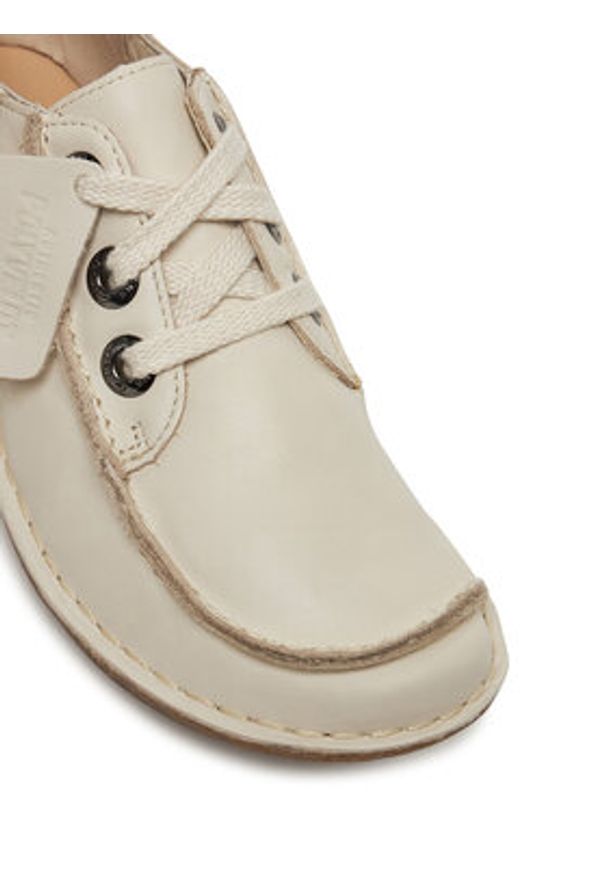 Clarks Półbuty Funny Dream 26181433 Écru. Materiał: skóra