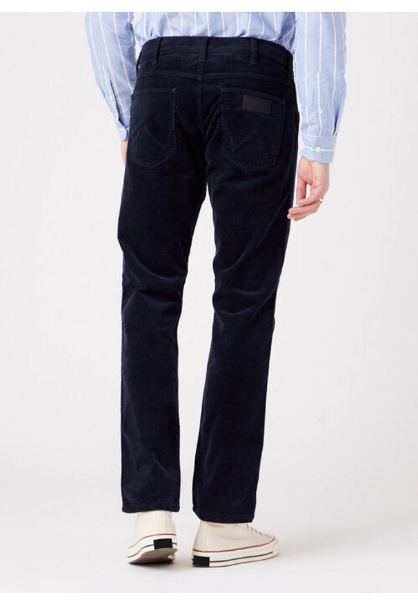 Wrangler - WRANGLER GREENSBORO MĘSKIE SPODNIE SZTRUKSOWE NAVY W15QA2114 112319949. Materiał: sztruks