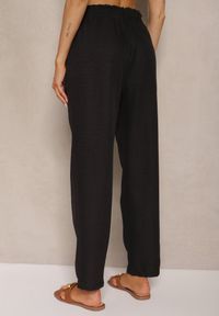 Renee - Czarne Spodnie High Waist ze Ściągaczem w Talii i Prostą Nogawką Savonne. Okazja: na co dzień. Stan: podwyższony. Kolor: czarny. Styl: casual, elegancki #5