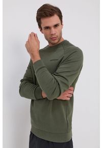 Peak Performance Bluza bawełniana męska kolor zielony gładka. Okazja: na co dzień. Kolor: zielony. Materiał: bawełna. Długość rękawa: raglanowy rękaw. Wzór: gładki, aplikacja. Styl: casual