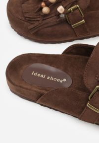 Born2be - Brązowe Klapki na Grubej Podeszwie z Frędzlami Klamrami i Koralikami Glysnell. Okazja: na co dzień, do pracy, na spacer. Kolor: brązowy. Materiał: jeans. Sezon: lato. Styl: casual, elegancki #5