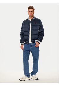 Tommy Jeans Kurtka zimowa DM0DM20468 Granatowy Regular Fit. Kolor: niebieski. Materiał: syntetyk. Sezon: zima #3