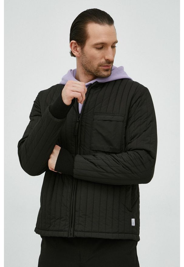 Rains kurtka 18330 Liner Jacket kolor czarny przejściowa. Okazja: na co dzień. Kolor: czarny. Styl: casual