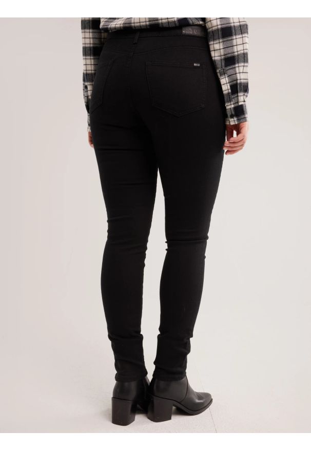 Big-Star - Jeansy damskie skinny czarne Adela 915. Okazja: do domu. Kolor: czarny. Długość: długie