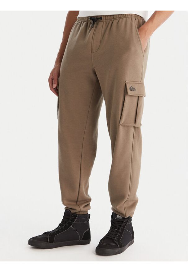 Quiksilver Spodnie dresowe Cargo Fleece EQYFB03401 Khaki Regular Fit. Kolor: brązowy. Materiał: bawełna