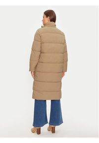 Guess Płaszcz zimowy W4BL26 WGII2 Beżowy Regular Fit. Kolor: beżowy. Materiał: syntetyk. Sezon: zima #3
