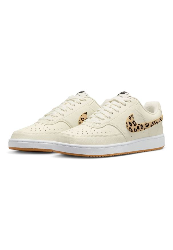 Nike Court Vision Sneakersy damskie. Okazja: na co dzień. Kolor: beżowy. Materiał: materiał, syntetyk, guma. Szerokość cholewki: normalna. Sezon: lato. Model: Nike Court