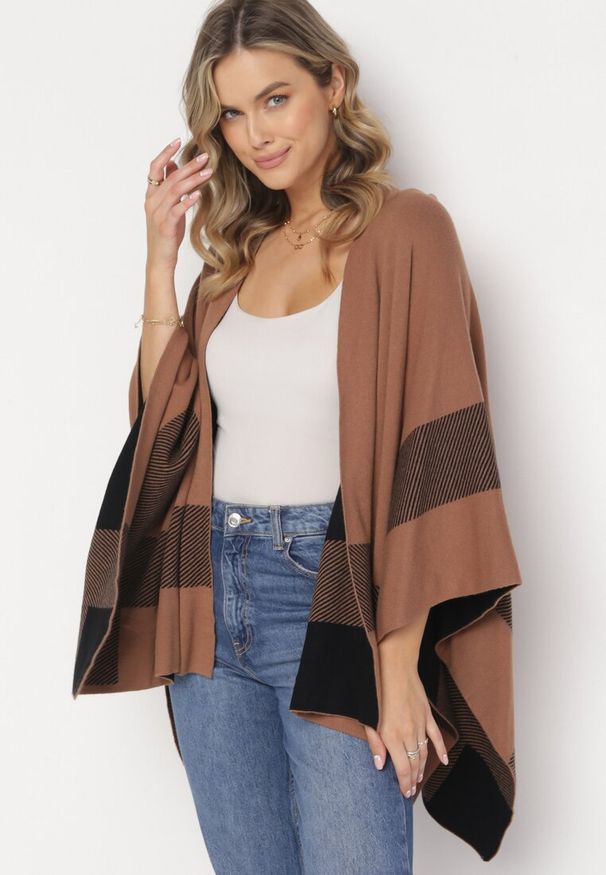 Born2be - Brązowy Niezapinany Kardigan Ponczo Oversize Shelsie. Kolor: brązowy