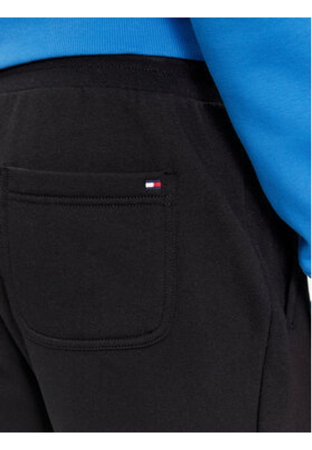 TOMMY HILFIGER - Tommy Hilfiger Szorty sportowe Logo MW0MW34201 Czarny Regular Fit. Kolor: czarny. Materiał: syntetyk, bawełna. Styl: sportowy
