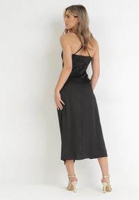 Born2be - Czarna Sukienka na Ramiączkach z Marszczeniem Rosalinve. Kolor: czarny. Materiał: materiał. Długość rękawa: na ramiączkach. Styl: elegancki #4