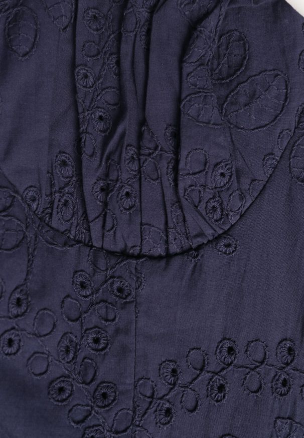 Born2be - Granatowa Bawełniana Sukienka o Rozkloszowanym Kroju na Ramiączka z Haftem Rhethiphe. Okazja: na spacer, na co dzień. Typ kołnierza: dekolt gorset. Kolor: niebieski. Wzór: haft. Typ sukienki: rozkloszowane, proste, gorsetowe. Materiał: bawełna. Długość rękawa: na ramiączkach. Sezon: wiosna, lato. Styl: casual, elegancki, klasyczny