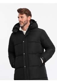 Ombre Clothing - Pikowana długa męska kurtka z odpinanym kapturem – czarna V1 - Rozmiar: XXL. Typ kołnierza: kaptur. Kolor: czarny. Materiał: guma, puch, tkanina, poliester, materiał, syntetyk. Długość: długie. Wzór: gładki, aplikacja, ze splotem #7
