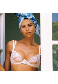 Intica - Biustonosz z półmiseczką z koronką na co dzień i wieczór Briny. Kolor: czarny. Materiał: koronka. Wzór: koronka #2