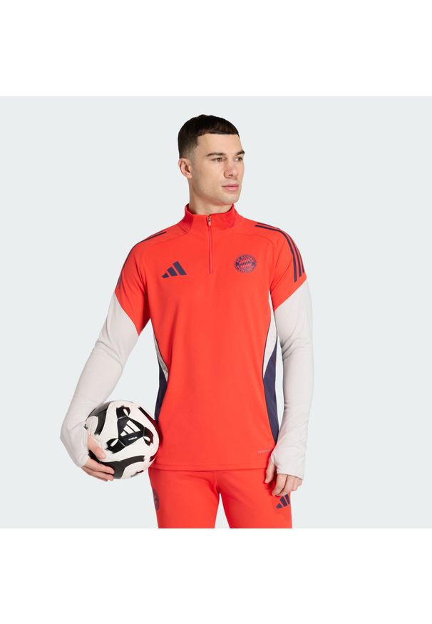 Adidas - Bluza treningowa FC Bayern Tiro 25 Competition. Kolor: czerwony. Materiał: dresówka. Sport: fitness, piłka nożna