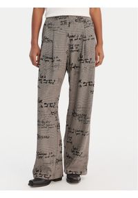 Desigual Spodnie materiałowe 26SWPW39 Brązowy Regular Fit. Kolor: brązowy. Materiał: syntetyk #1