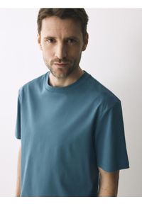 Reserved - T-shirt regular z merceryzowanej bawełny - granatowy. Kolor: niebieski. Materiał: bawełna