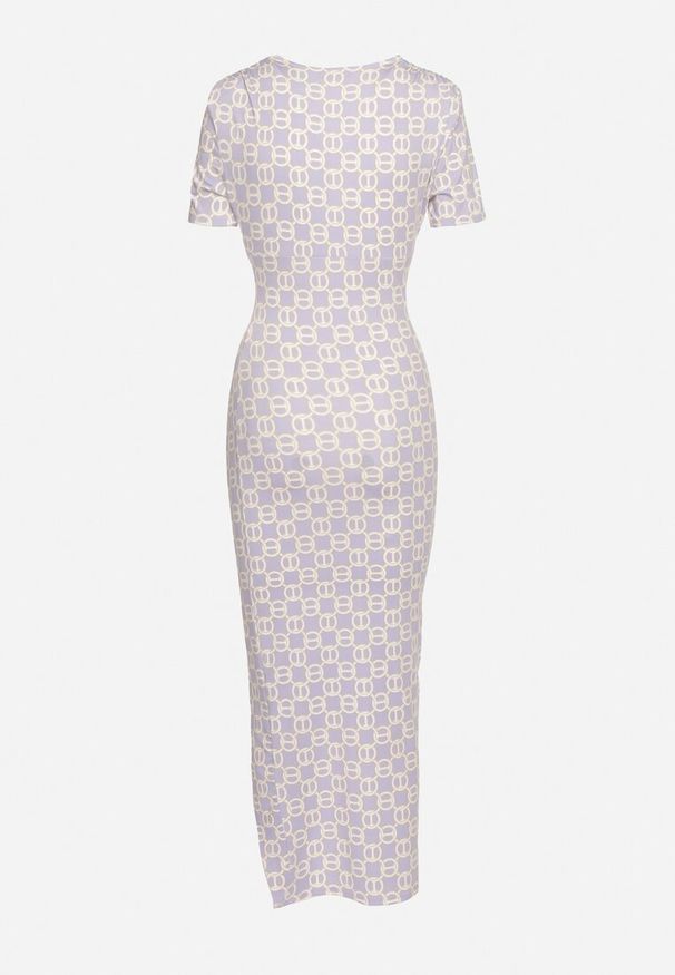 Born2be - Fioletowa Dopasowana Sukienka Koktajlowa Ozdobiona Marszczeniem Saarias. Okazja: na imprezę, na co dzień. Typ kołnierza: dekolt w kształcie V. Kolor: fioletowy. Materiał: jeans, materiał. Długość rękawa: krótki rękaw. Wzór: aplikacja. Styl: wizytowy