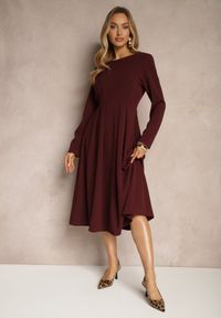 Renee - Bordowa Rozkloszowana Sukienka w Eleganckim Stylu Temilissa. Okazja: na co dzień, na spotkanie biznesowe, na imprezę. Kolor: czerwony. Typ sukienki: rozkloszowane. Styl: elegancki