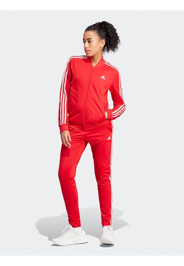 Adidas - adidas Dres Essentials 3-Stripes IJ8784 Czerwony Slim Fit. Kolor: czerwony. Materiał: syntetyk