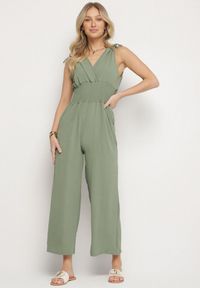 Born2be - Zielony Kopertowy Kombinezon z Bawełną i Marszczeniami Lunirisa. Kolor: zielony. Materiał: bawełna. Styl: elegancki #4
