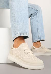 Renee - Beżowe Sneakersy Tenisówki Ozdobione Paskami Falovinia. Okazja: na co dzień. Zapięcie: pasek. Kolor: beżowy. Materiał: jeans. Wzór: aplikacja