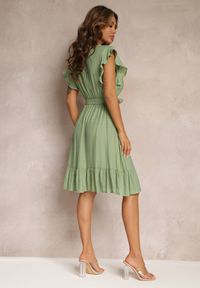 Renee - Zielona Rozkloszowana Sukienka z Gumką w Pasie i Kopertowym Dekoltem Araunya. Kolor: zielony. Materiał: materiał. Wzór: aplikacja. Typ sukienki: kopertowe #5
