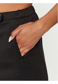 Calvin Klein Jeans Spodnie dresowe J20J221916 Czarny Relaxed Fit. Kolor: czarny. Materiał: dresówka, syntetyk #5
