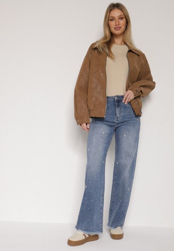 Born2be - Niebieskie Jeansy z Szerokimi Nogawkami i Wysokim Stanem Zdobione Cyrkoniami Felira. Okazja: na co dzień, do pracy. Stan: podwyższony. Kolor: niebieski. Wzór: aplikacja. Styl: casual, elegancki