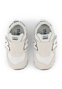 Buty niemowlęce New Balance I5748ZL – beżowe. Okazja: na co dzień. Zapięcie: rzepy. Kolor: beżowy. Materiał: guma, syntetyk, materiał. Szerokość cholewki: normalna. Model: New Balance 574. Sport: turystyka piesza #2