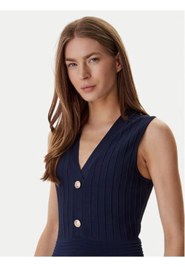 Guess Sukienka codzienna W6GK53 Z0658 Granatowy Regular Fit. Okazja: na co dzień. Kolor: niebieski. Materiał: syntetyk. Typ sukienki: proste. Styl: casual