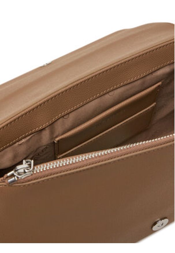 Calvin Klein Torebka K60K613085 Beżowy. Kolor: beżowy. Materiał: skórzane