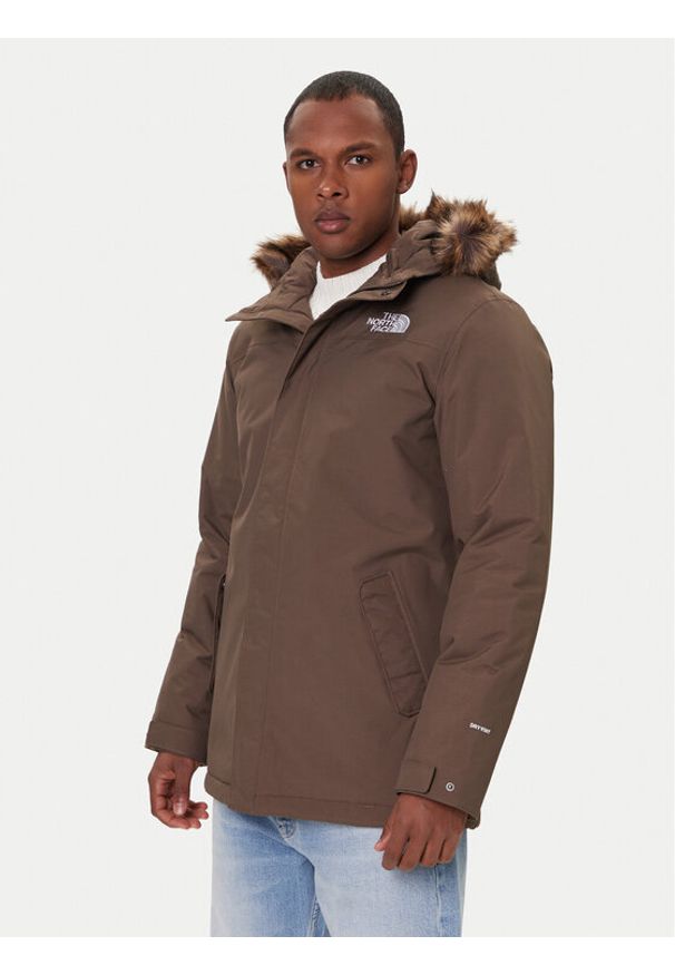 The North Face Kurtka zimowa Zaneck NF0A4M8H Brązowy Regular Fit. Kolor: brązowy. Materiał: syntetyk. Sezon: zima