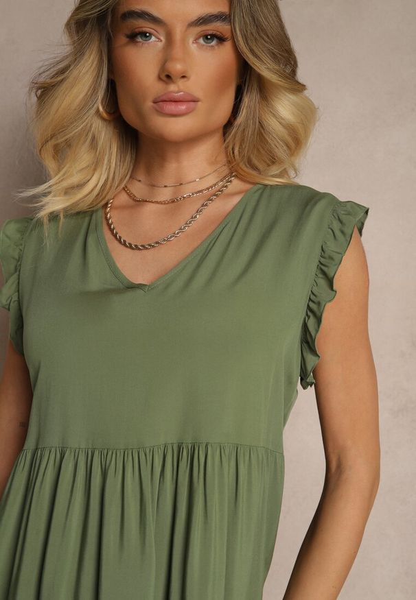 Renee - Zielona Sukienka z Bawełny z Falbankami Hirlio. Okazja: na co dzień. Typ kołnierza: kołnierz z falbankami. Kolor: zielony. Materiał: bawełna. Sezon: lato. Styl: casual, elegancki