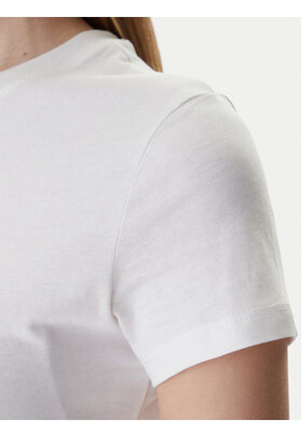 Tommy Jeans T-Shirt DW0DW22273 Biały Slim Fit. Kolor: biały. Materiał: bawełna