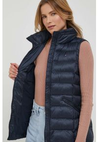 TOMMY HILFIGER - Tommy Hilfiger bezrękawnik damski kolor granatowy zimowy. Kolor: niebieski. Długość rękawa: bez rękawów. Sezon: zima #3