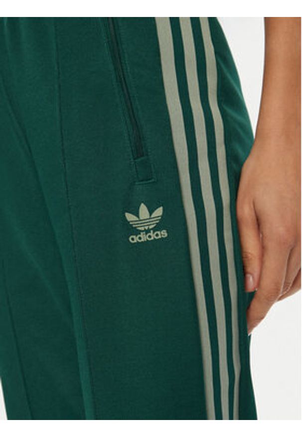 Adidas - adidas Spodnie dresowe Beckenbauer JC5794 Zielony Regular Fit. Kolor: zielony. Materiał: syntetyk, bawełna