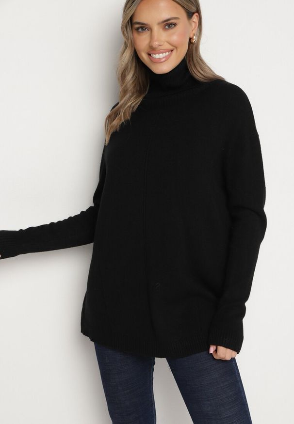 Born2be - Czarny Sweter z Golfem i Dodatkiem Kaszmiru Rorizia. Okazja: na co dzień, do pracy. Typ kołnierza: golf. Kolor: czarny. Długość: długie. Wzór: aplikacja. Materiał: kaszmir. Długość rękawa: długi rękaw. Sezon: zima, jesień. Styl: casual, klasyczny